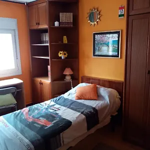 Habitación en casa particular Habitación Silenciosa Cerca Del Hospital Valdecilla